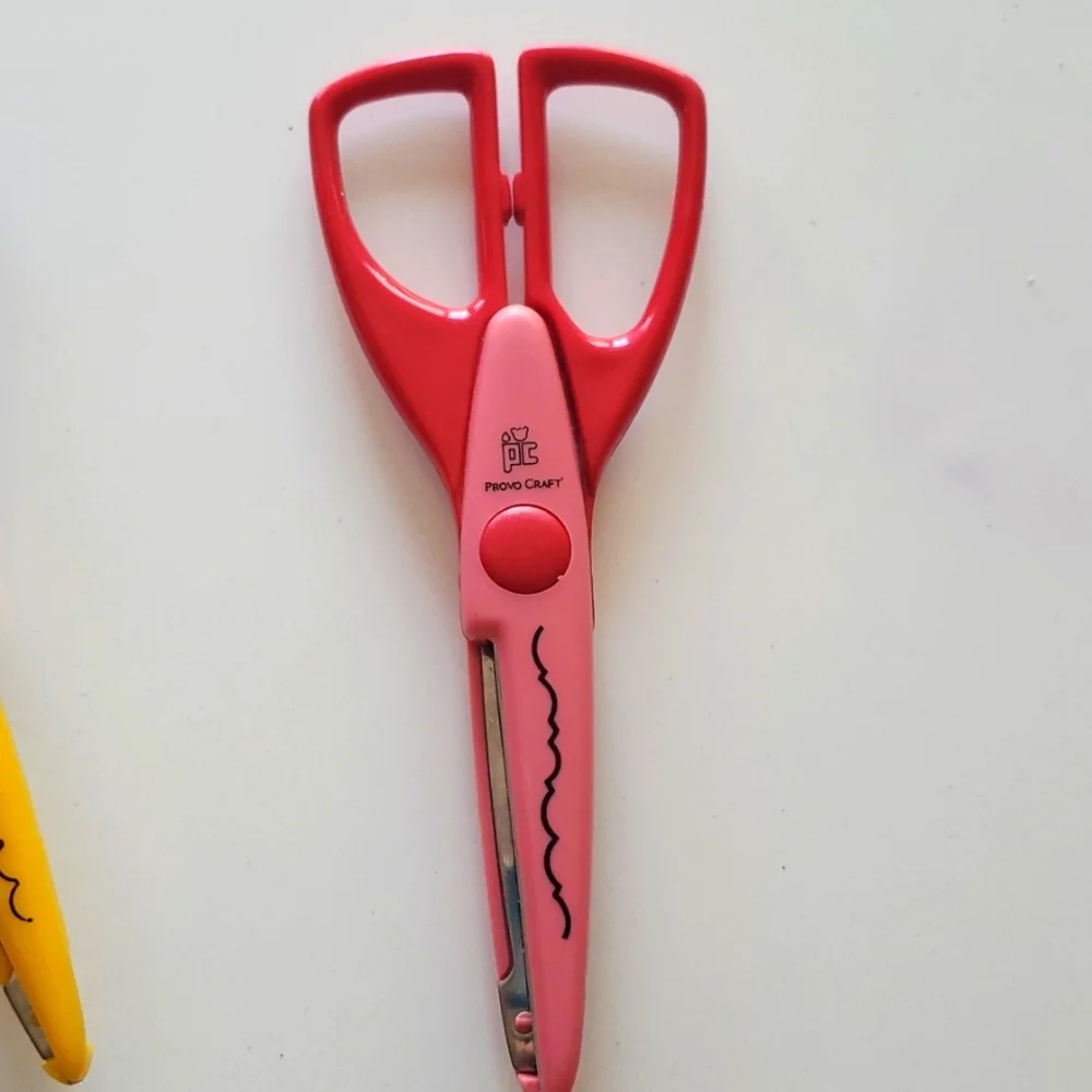 Set of 4‎ Provo Craft & Fiskars Decorative Edge Scissors for Papercraft